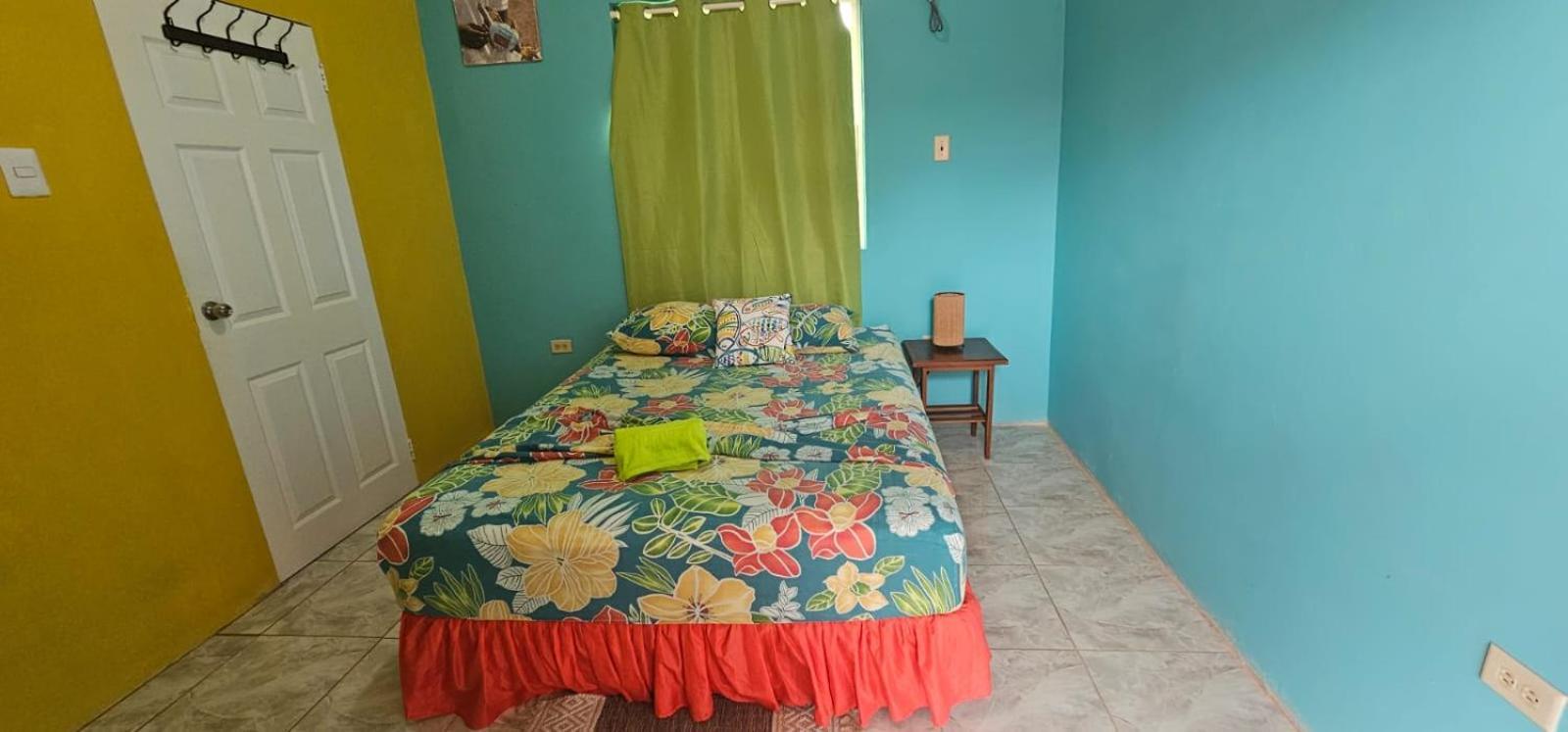 Fish Tobago Guesthouse Or Joy And Brandon Guesthouse Buccoo الغرفة الصورة