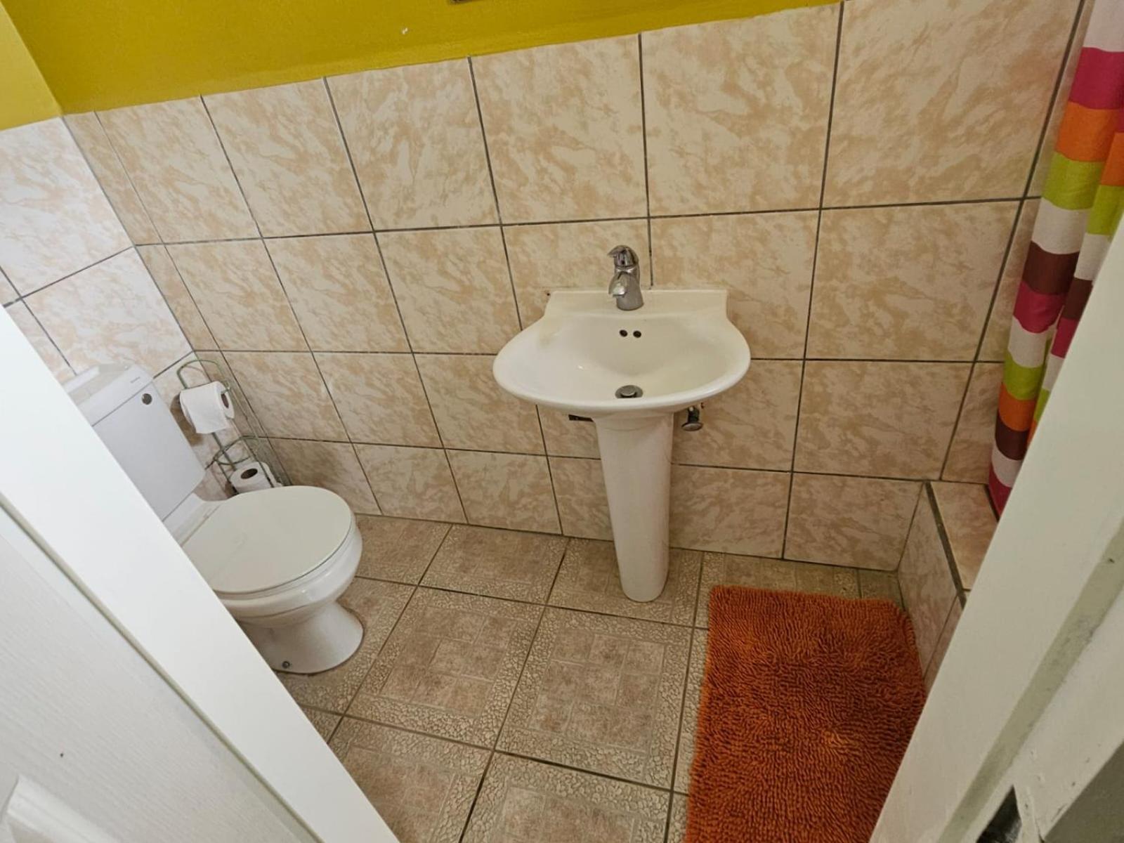 Fish Tobago Guesthouse Or Joy And Brandon Guesthouse Buccoo الغرفة الصورة
