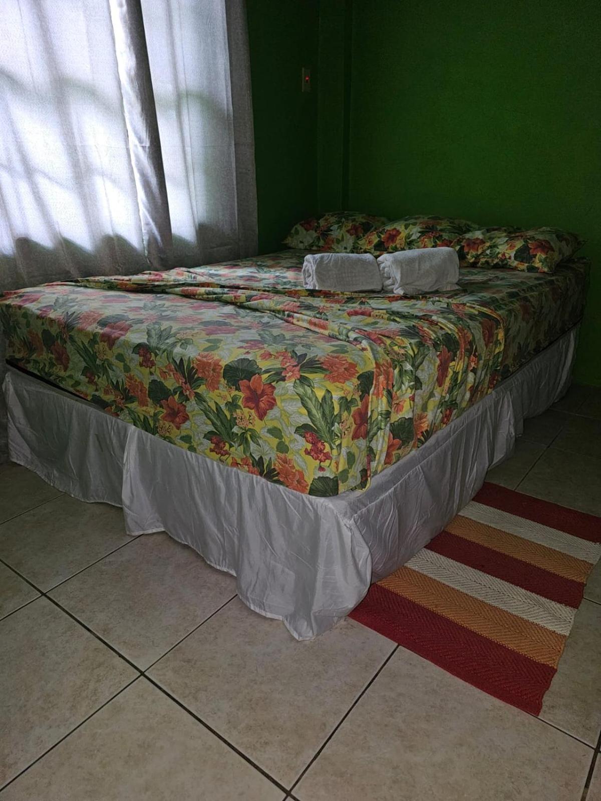 Fish Tobago Guesthouse Or Joy And Brandon Guesthouse Buccoo الغرفة الصورة